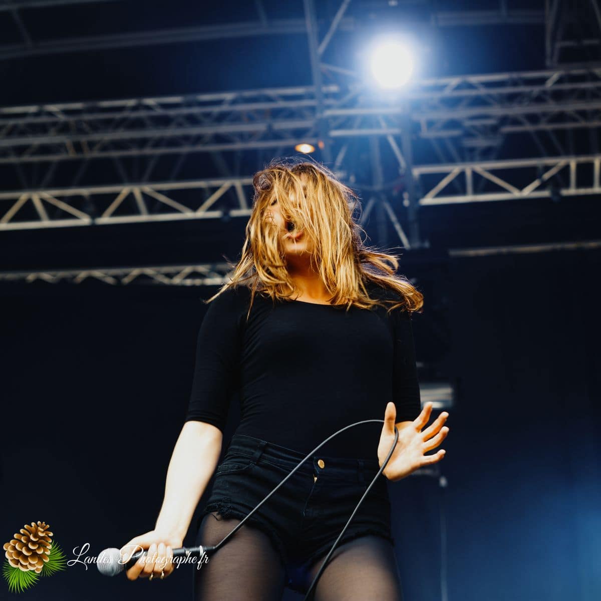 ⚡️ Izia au Festival Garorock 2012 : L'Explosion Rock en Scène Izia en concert au Festival Garorock 2012