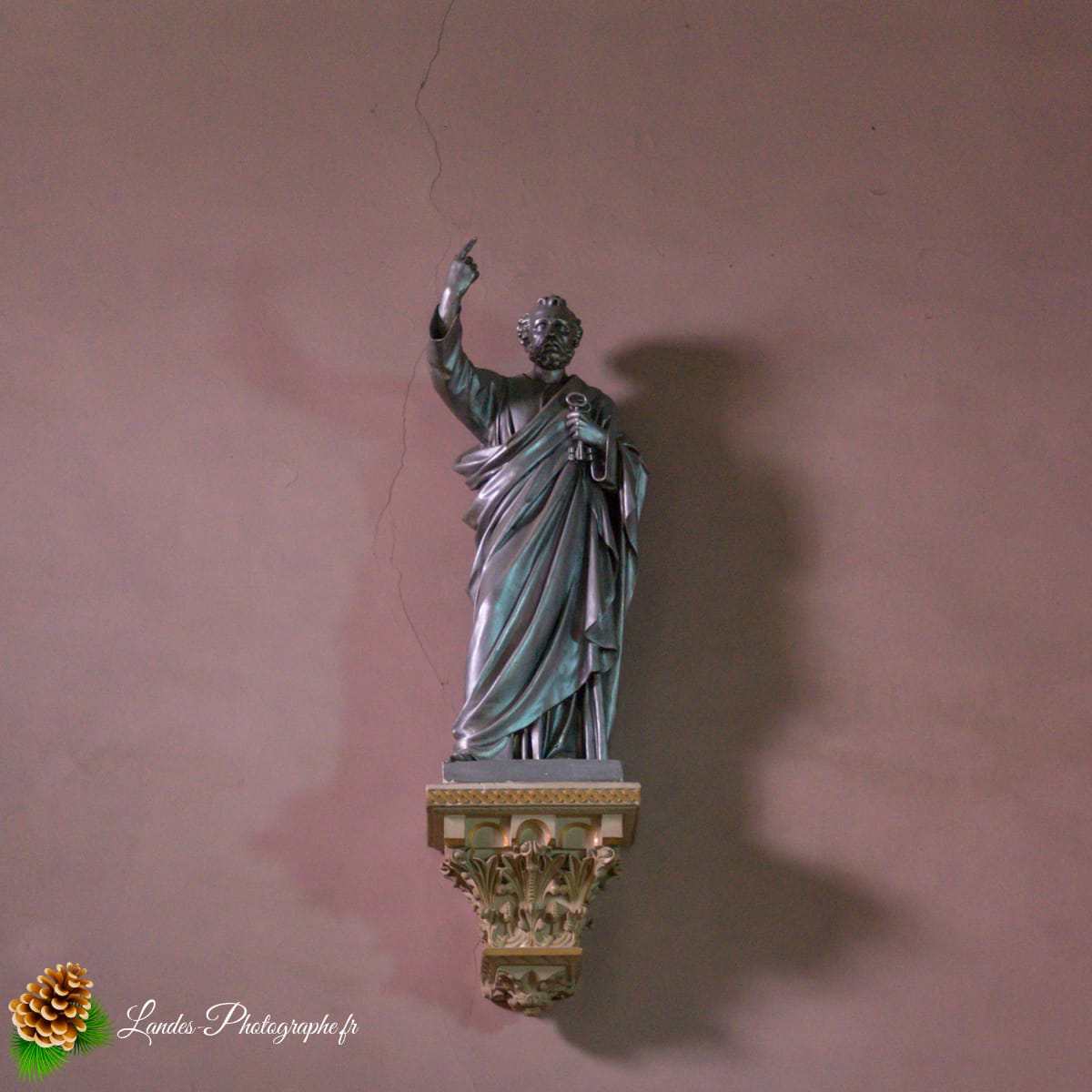 🕊️ L'Église Saint-Sever de Tosse : Entre Roman et Néo-Landais Église Saint-Sever de Tosse