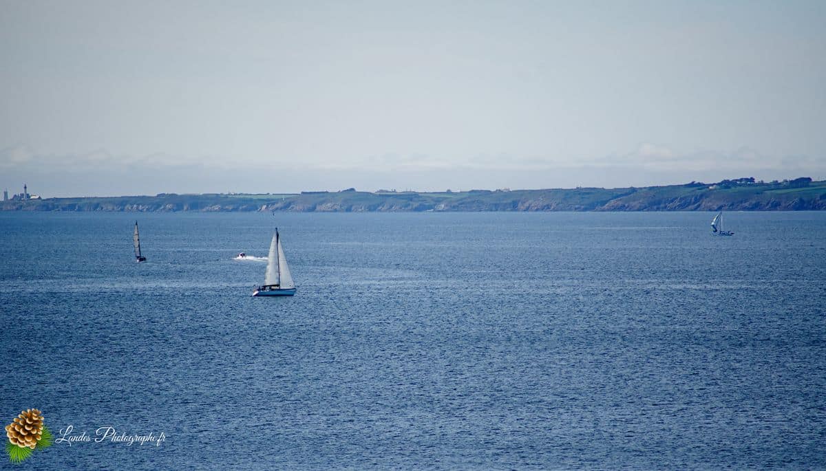 🏖️ Plage de Trez Rouz : Lumière et Patrimoine sur l'Anse de Camaret Plage de Trez Rouz