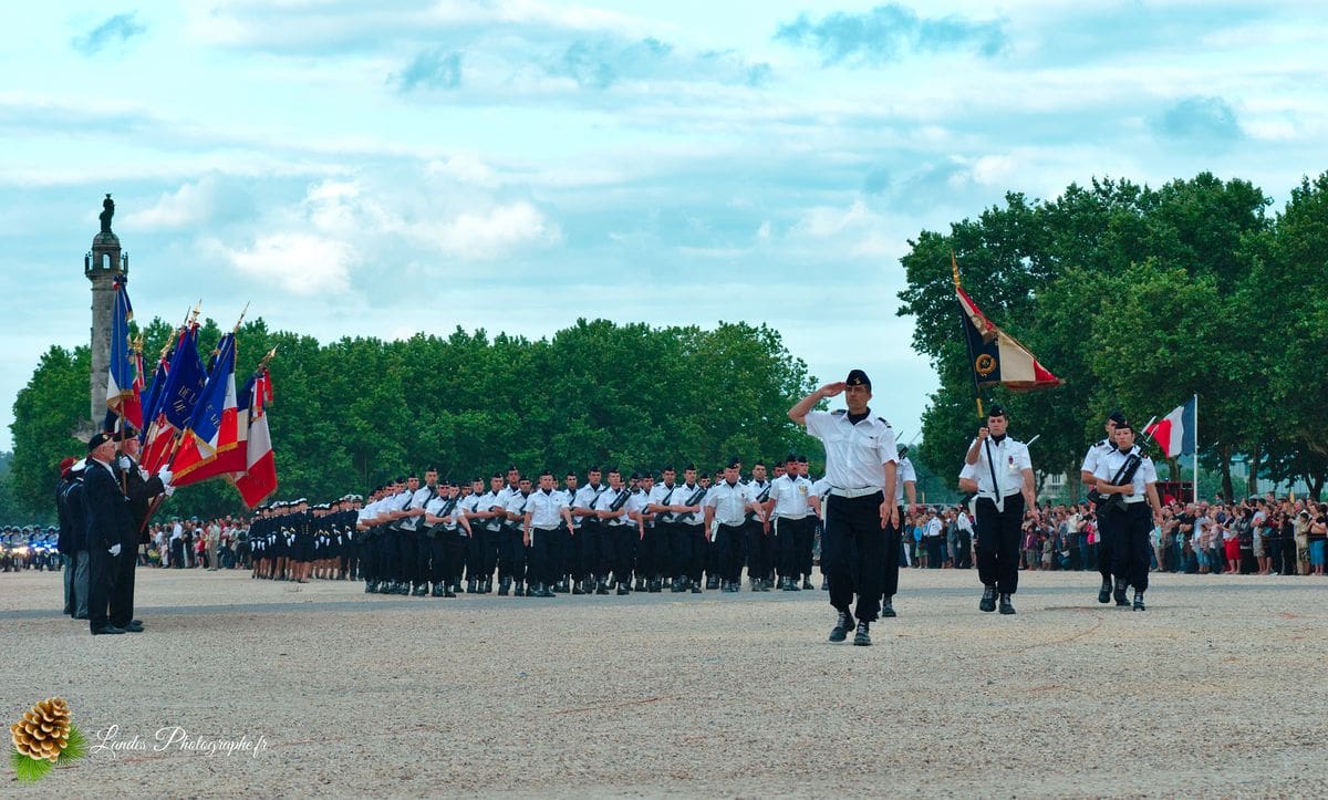 đ«đ· SolennitĂ© RĂ©publicaine : Reportage de la CĂ©rĂ©monie du 14 Juillet Ă Bordeaux CĂ©rĂ©monie du 14 Juillet Ă Bordeaux