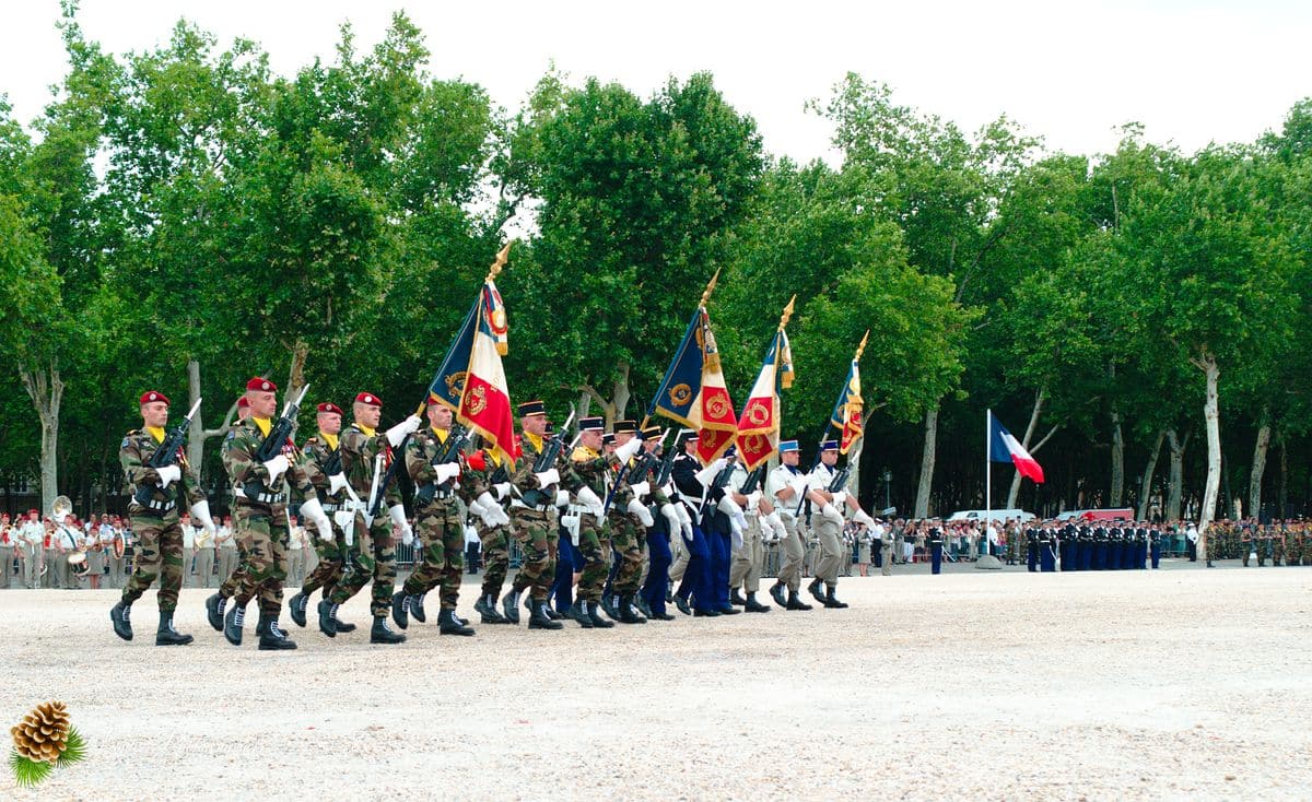 đ«đ· SolennitĂ© RĂ©publicaine : Reportage de la CĂ©rĂ©monie du 14 Juillet Ă Bordeaux CĂ©rĂ©monie du 14 Juillet Ă Bordeaux