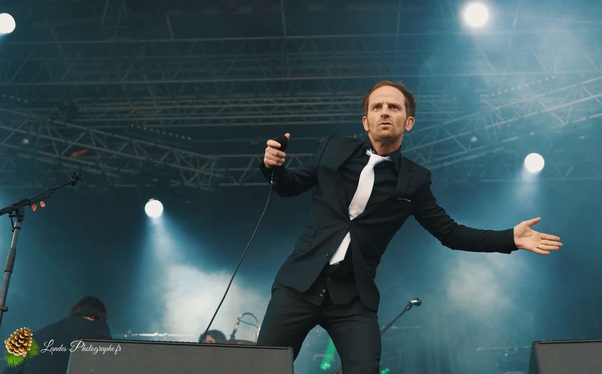 🎸 Dionysos en Concert au Garorock 2012 : La Folie Scénique de Mathias Malzieu Dionysos en concert au Festival Garorock 2012