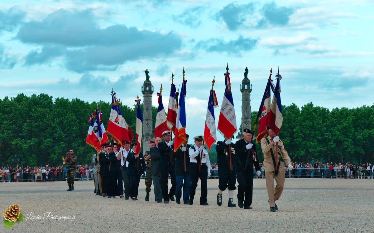 đ«đ· SolennitĂ© RĂ©publicaine : Reportage de la CĂ©rĂ©monie du 14 Juillet Ă Bordeaux CĂ©rĂ©monie du 14 Juillet Ă Bordeaux