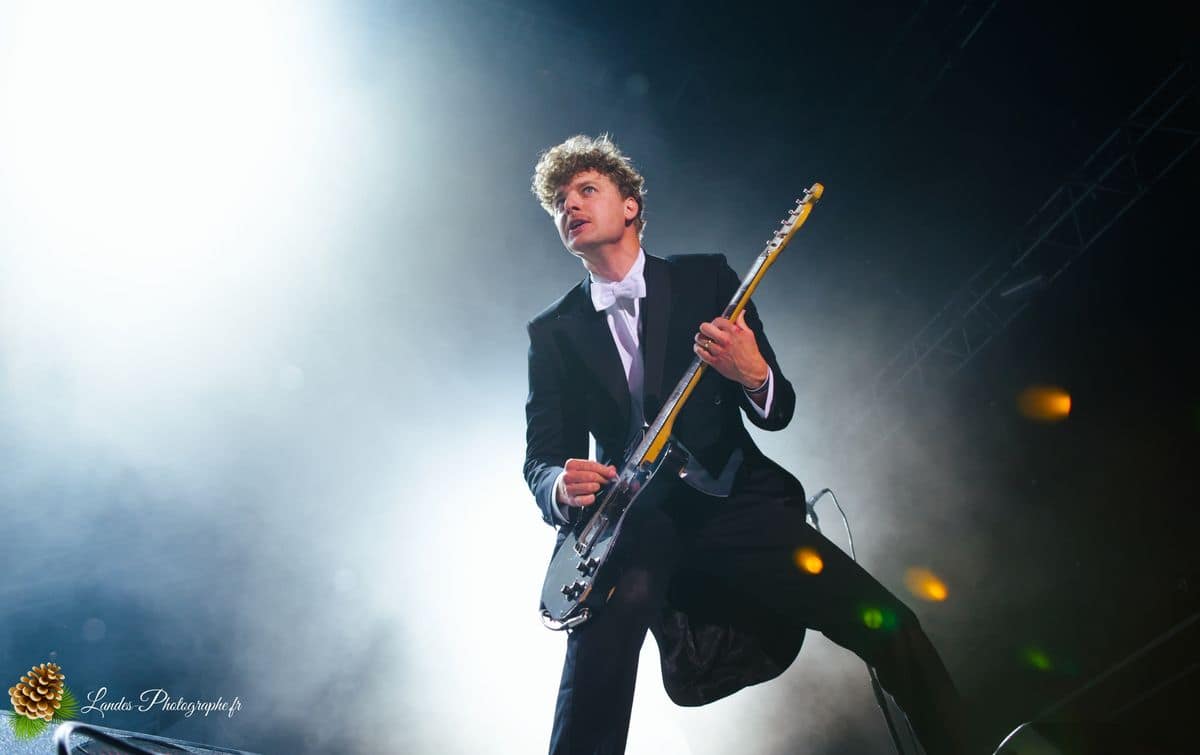 🎤 The Hives au Garorock 2012 : L'Élégance Explosive du Garage Rock The Hives en concert au Garorock 2012