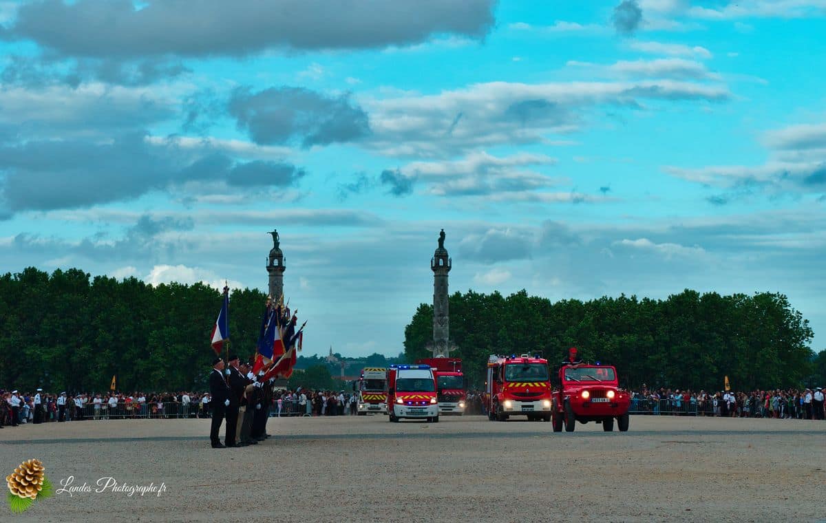 đ«đ· SolennitĂ© RĂ©publicaine : Reportage de la CĂ©rĂ©monie du 14 Juillet Ă Bordeaux CĂ©rĂ©monie du 14 Juillet Ă Bordeaux