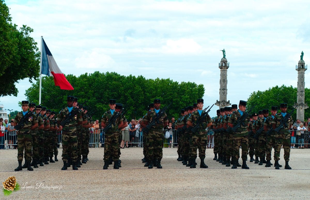 đ«đ· SolennitĂ© RĂ©publicaine : Reportage de la CĂ©rĂ©monie du 14 Juillet Ă Bordeaux CĂ©rĂ©monie du 14 Juillet Ă Bordeaux