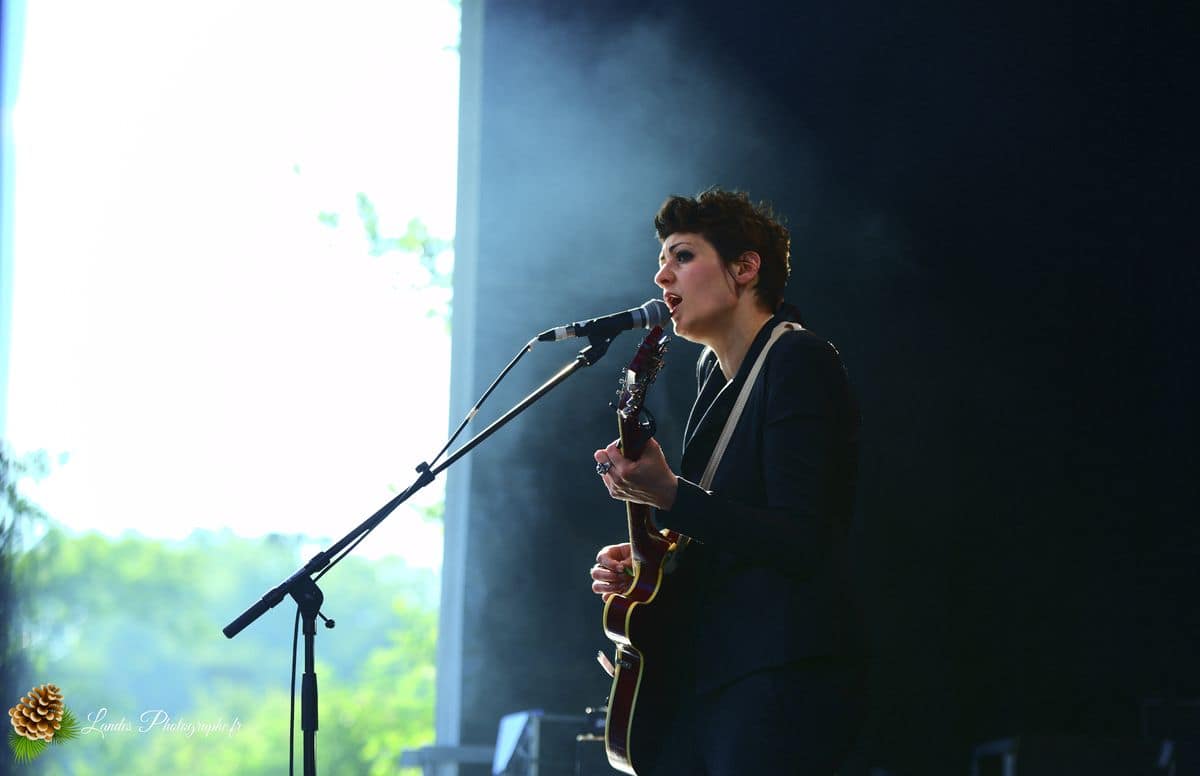 🎶 Mell en concert au Festival En Bonne Voix 2014 Mell en live au Festival En Bonne Voix 2014