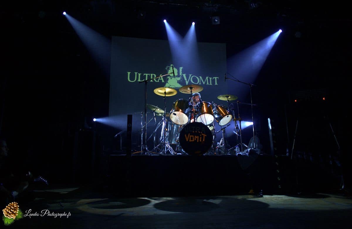 đ Ultra Vomit en Fusion Ă la Rock School Barbey : Le Live de la tournĂ©e "The Renouvellement Of Intermittence" Ultra Vomit en live Ă la Rock School Barbey de Bordeaux