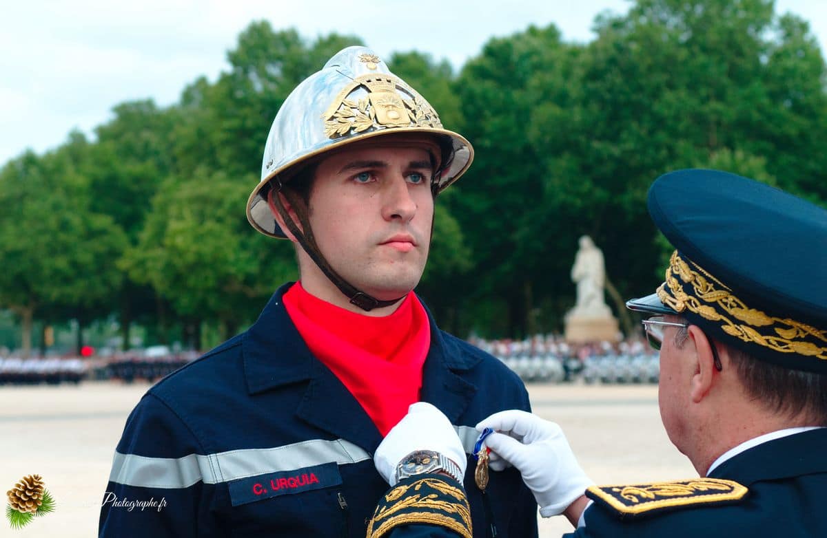 đ«đ· SolennitĂ© RĂ©publicaine : Reportage de la CĂ©rĂ©monie du 14 Juillet Ă Bordeaux CĂ©rĂ©monie du 14 Juillet Ă Bordeaux