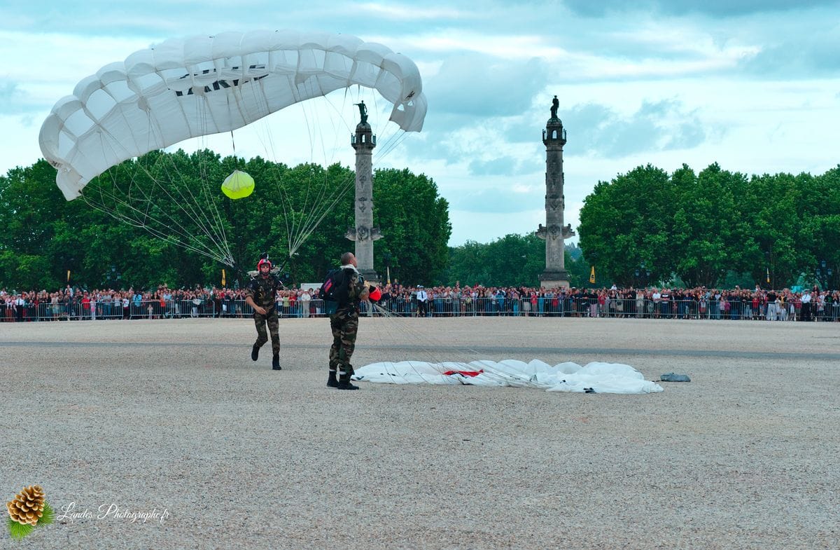 đ«đ· SolennitĂ© RĂ©publicaine : Reportage de la CĂ©rĂ©monie du 14 Juillet Ă Bordeaux CĂ©rĂ©monie du 14 Juillet Ă Bordeaux