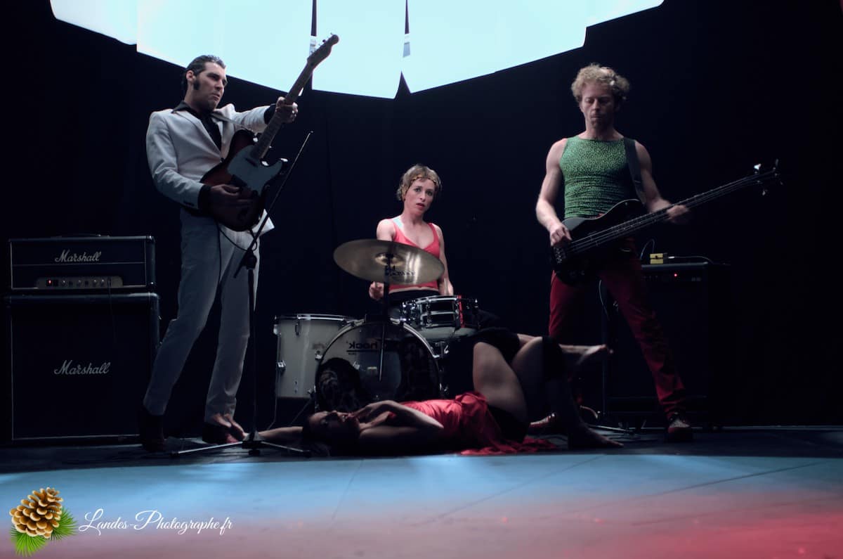 🎪 Les Arts du Cirque à Bordeaux : Le Palais Nibo et ses Pensionnaires Le Palais Nibo et ses pensionnaires