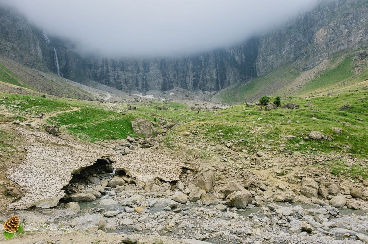 ⛈️ Gavarnie sous Tension : Quand l'Orage Enveloppe le Géant de Glace Cirque de Gavarnie