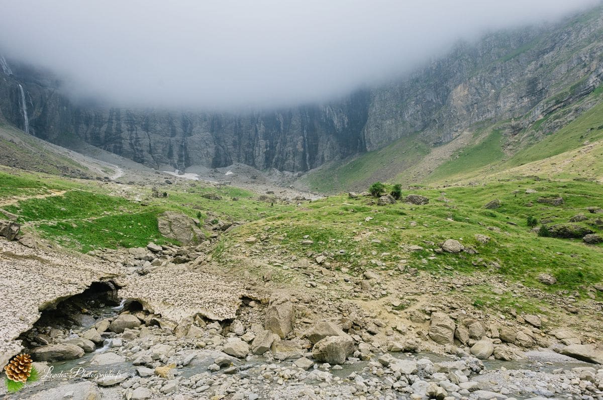 ⛈️ Gavarnie sous Tension : Quand l'Orage Enveloppe le Géant de Glace Cirque de Gavarnie