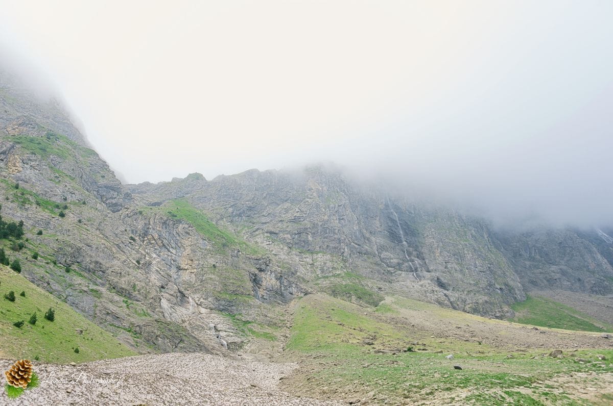 ⛈️ Gavarnie sous Tension : Quand l'Orage Enveloppe le Géant de Glace Cirque de Gavarnie