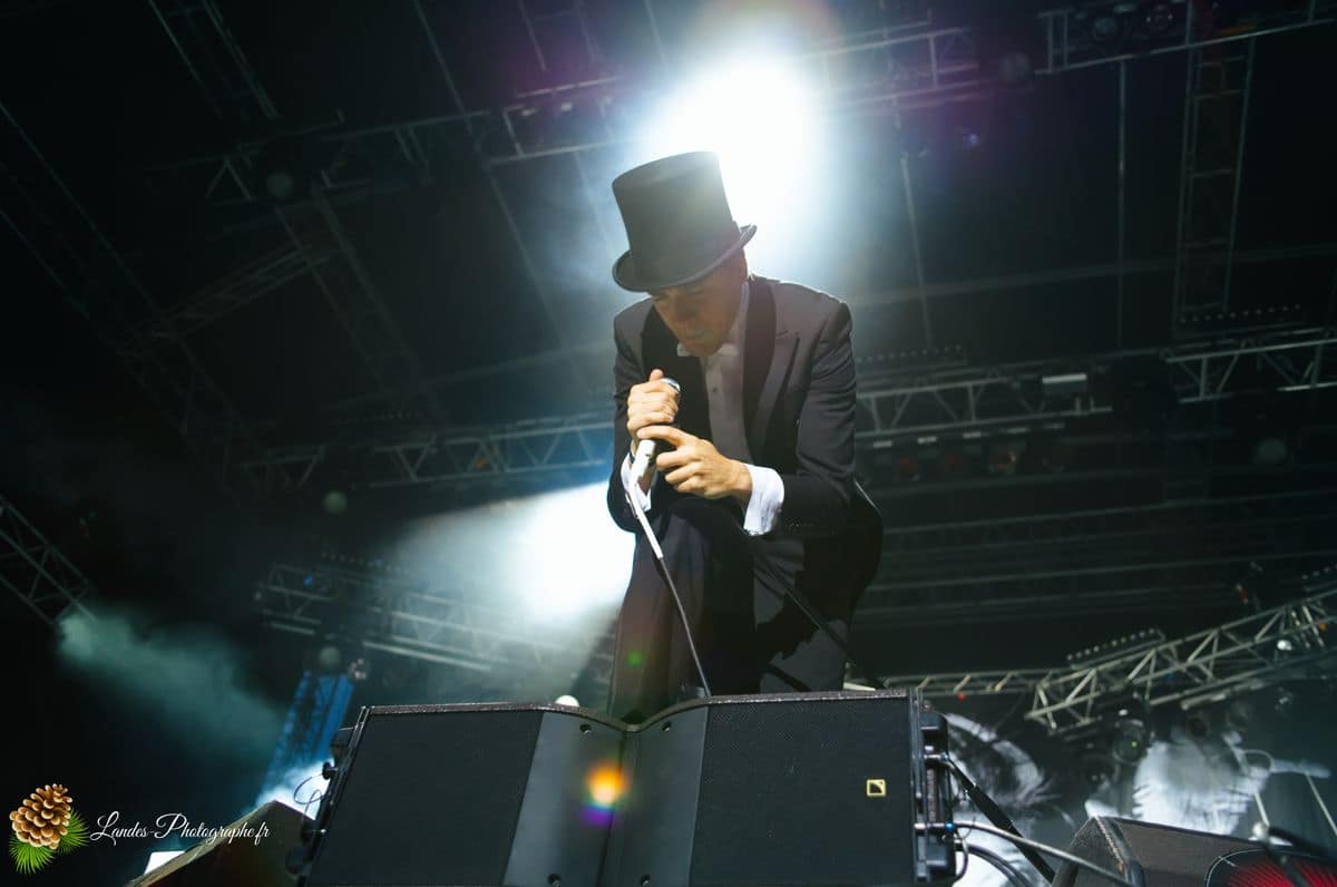 🎤 The Hives au Garorock 2012 : L'Élégance Explosive du Garage Rock The Hives en concert au Garorock 2012