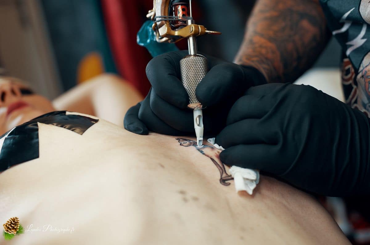 💄 Pinup Tatouage : Séance Portrait avec Cathy au Crab Tattoo à Pessac Pinup tatouage