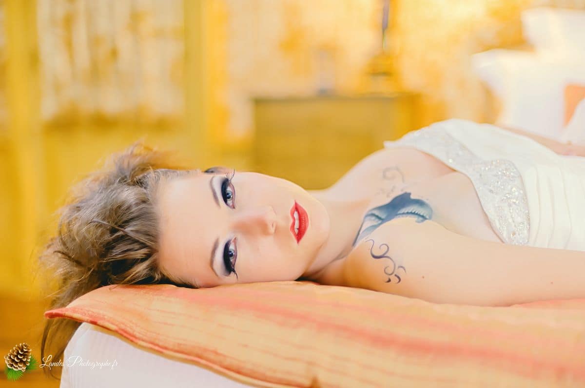 ✨ L'Élégance Intime : Séance Créateur de Robe de Mariée au Château de Mirambeau Agnès au Chateau de Mirambeau