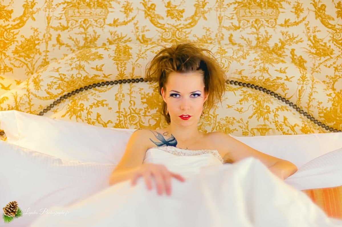 ✨ L'Élégance Intime : Séance Créateur de Robe de Mariée au Château de Mirambeau Agnès au Chateau de Mirambeau