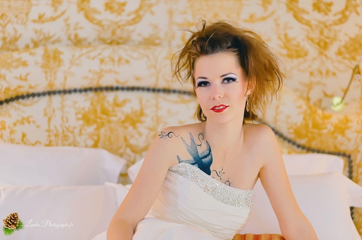 ✨ L'Élégance Intime : Séance Créateur de Robe de Mariée au Château de Mirambeau Agnès au Chateau de Mirambeau