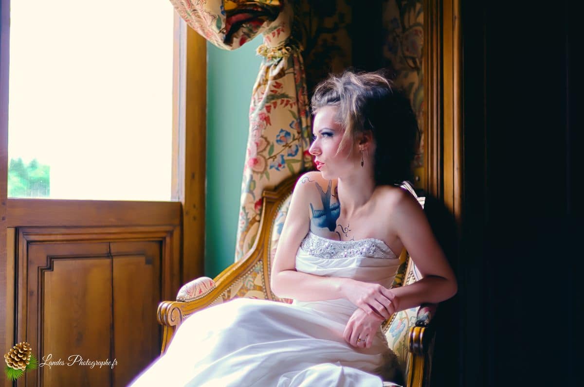 ✨ L'Élégance Intime : Séance Créateur de Robe de Mariée au Château de Mirambeau Agnès au Chateau de Mirambeau