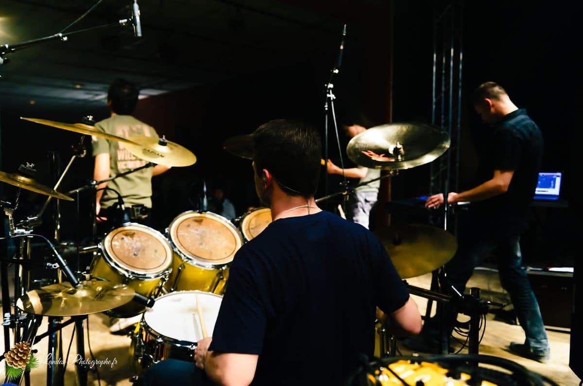 🤘 E-Breed : La Rage Bordelaise au Big Fuzz de Jonzac 2012 E-Breed en concert au Big Fuzz de Jonzac 2012