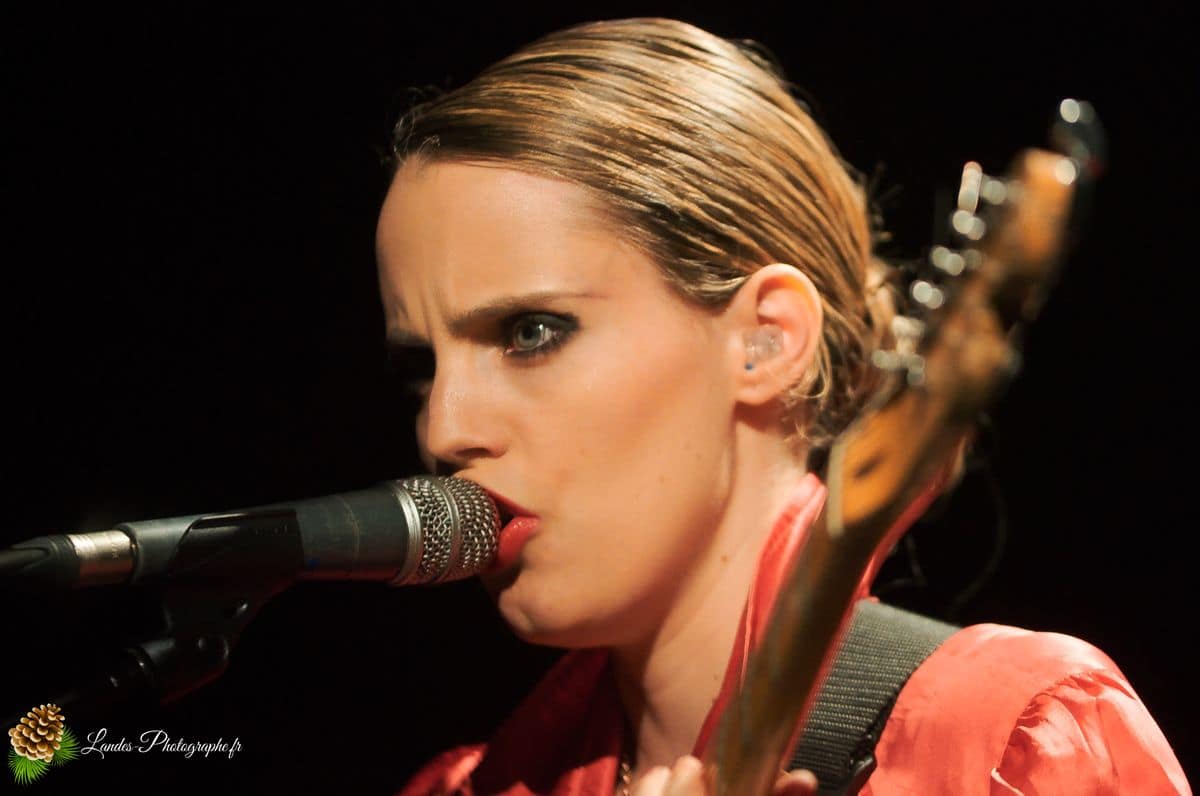 🎸 Anna Calvi : L'Élégance Mystérieuse au Rocher Palmer de Cenon Anna Calvi en concert au Rocher Palmer de Cenon