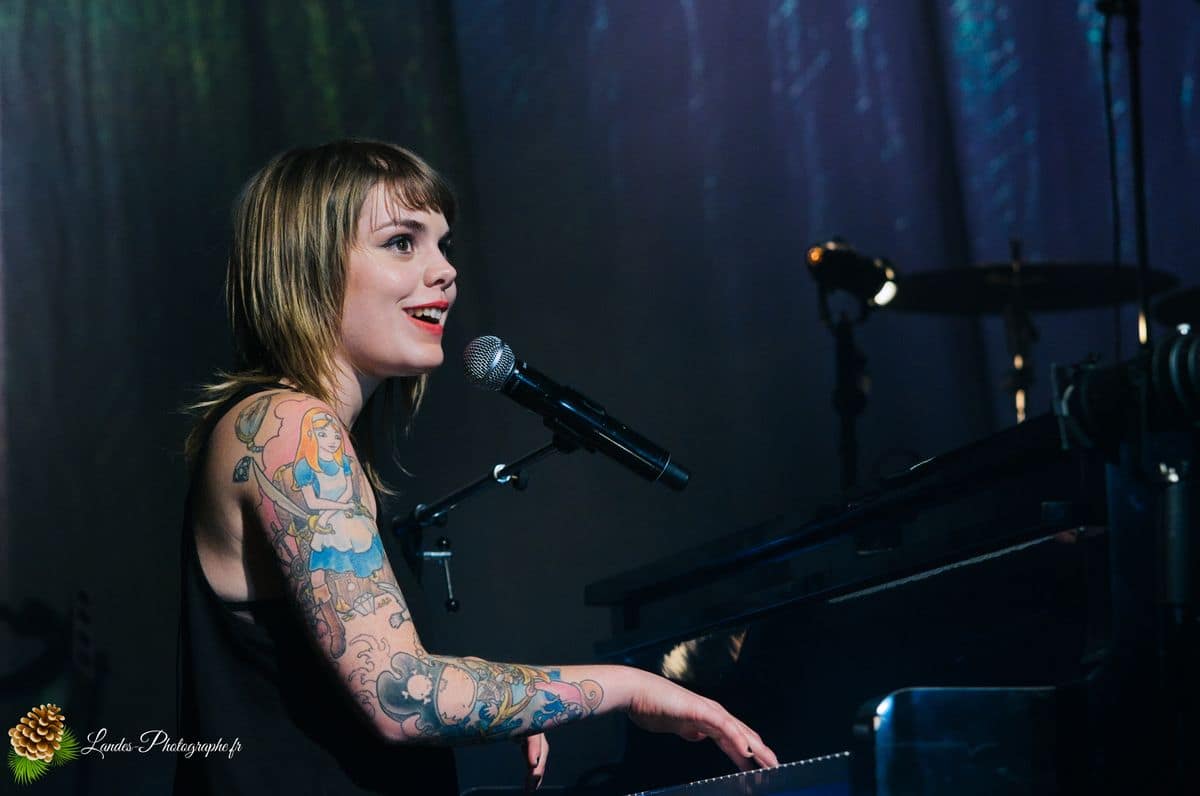 🎹 Cœur de Pirate : Intimité et Mélancolie à la Rock School Barbey de Bordeaux Cœur de Pirate à la Rock School Barbey de Bordeaux