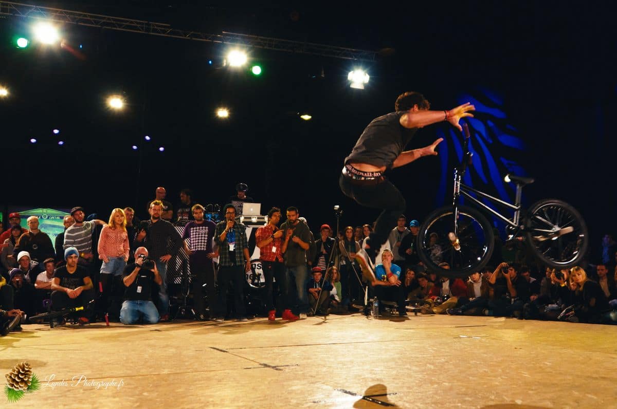 🚲 Flat BMX : Le Reportage Officiel aux Vibrations Urbaines 2010 de Pessac Flat BMX aux Vibrations Urbaines 2010