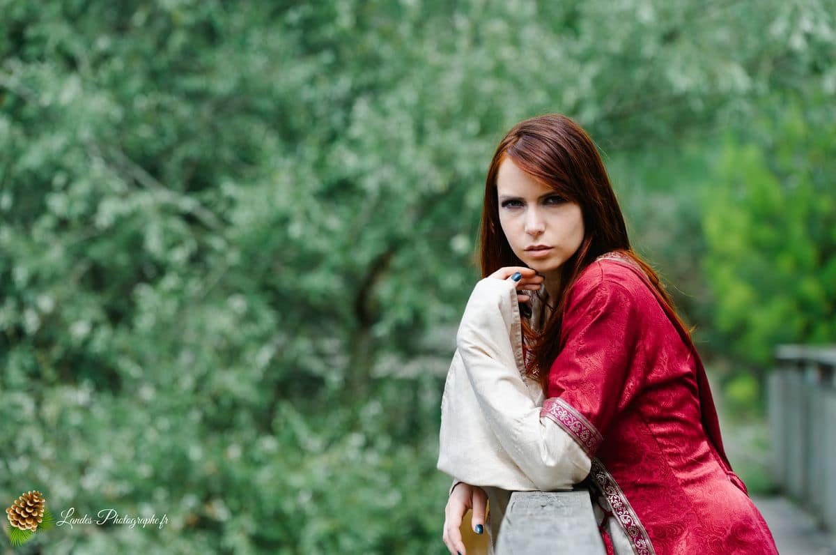 🏰 Époque et Élégance : Séance Photo Portrait Médiéval avec Agnès Médiéval