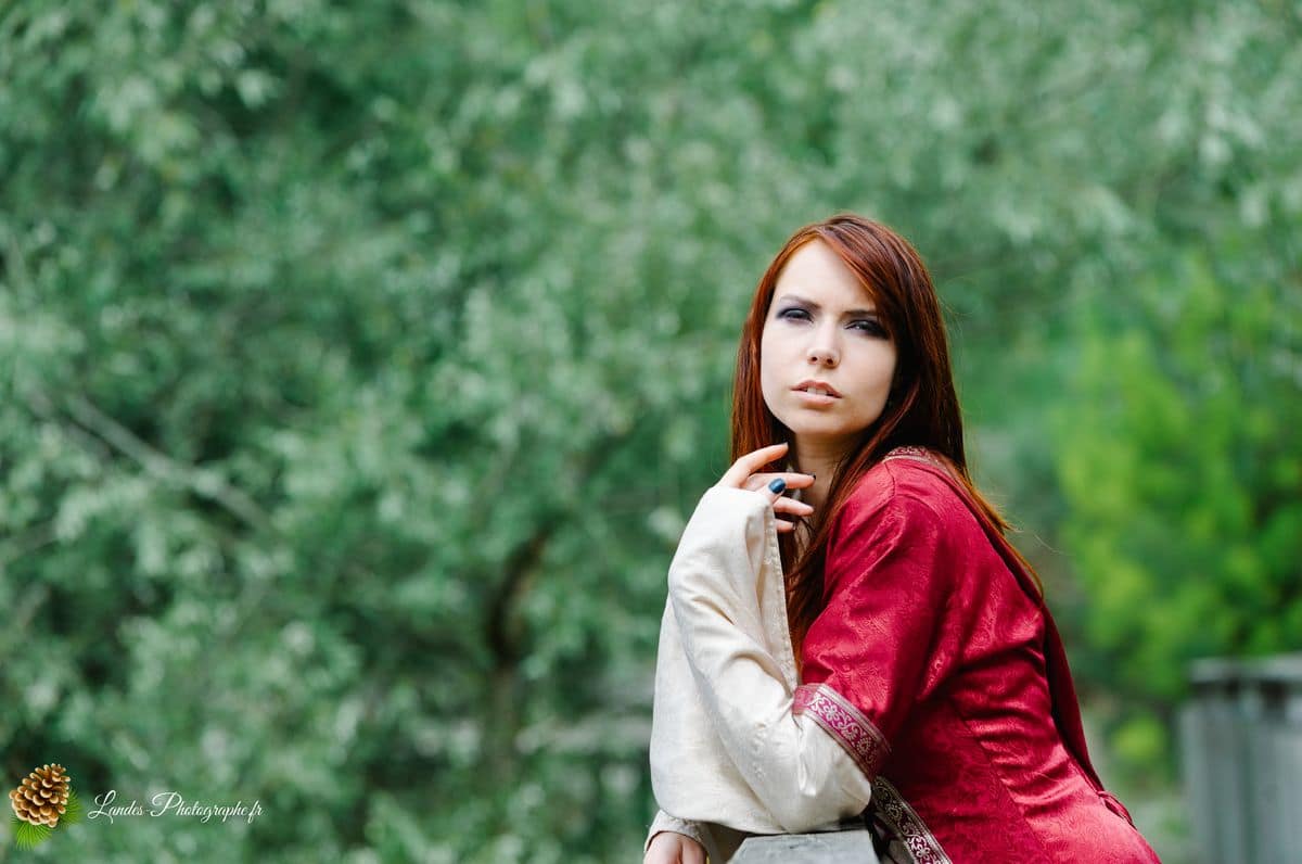 🏰 Époque et Élégance : Séance Photo Portrait Médiéval avec Agnès Médiéval