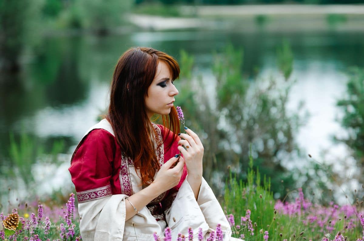 🏰 Époque et Élégance : Séance Photo Portrait Médiéval avec Agnès Médiéval