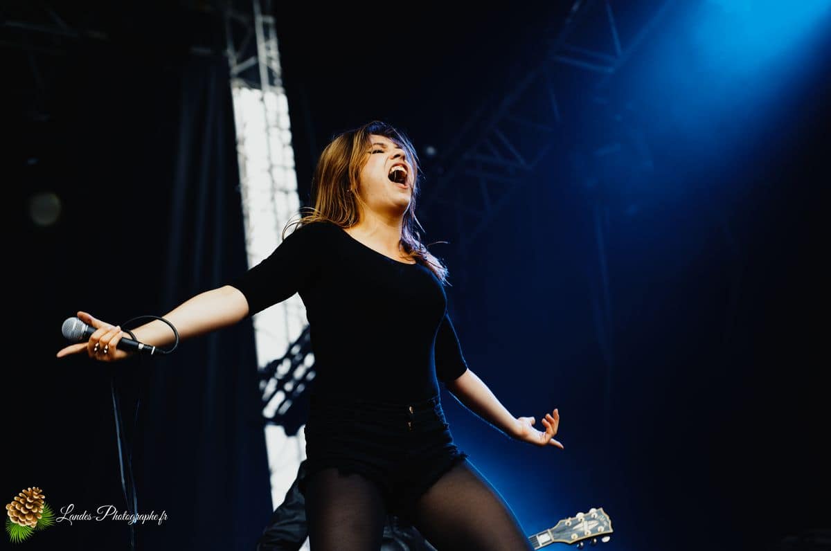 ⚡️ Izia au Festival Garorock 2012 : L'Explosion Rock en Scène Izia en concert au Festival Garorock 2012