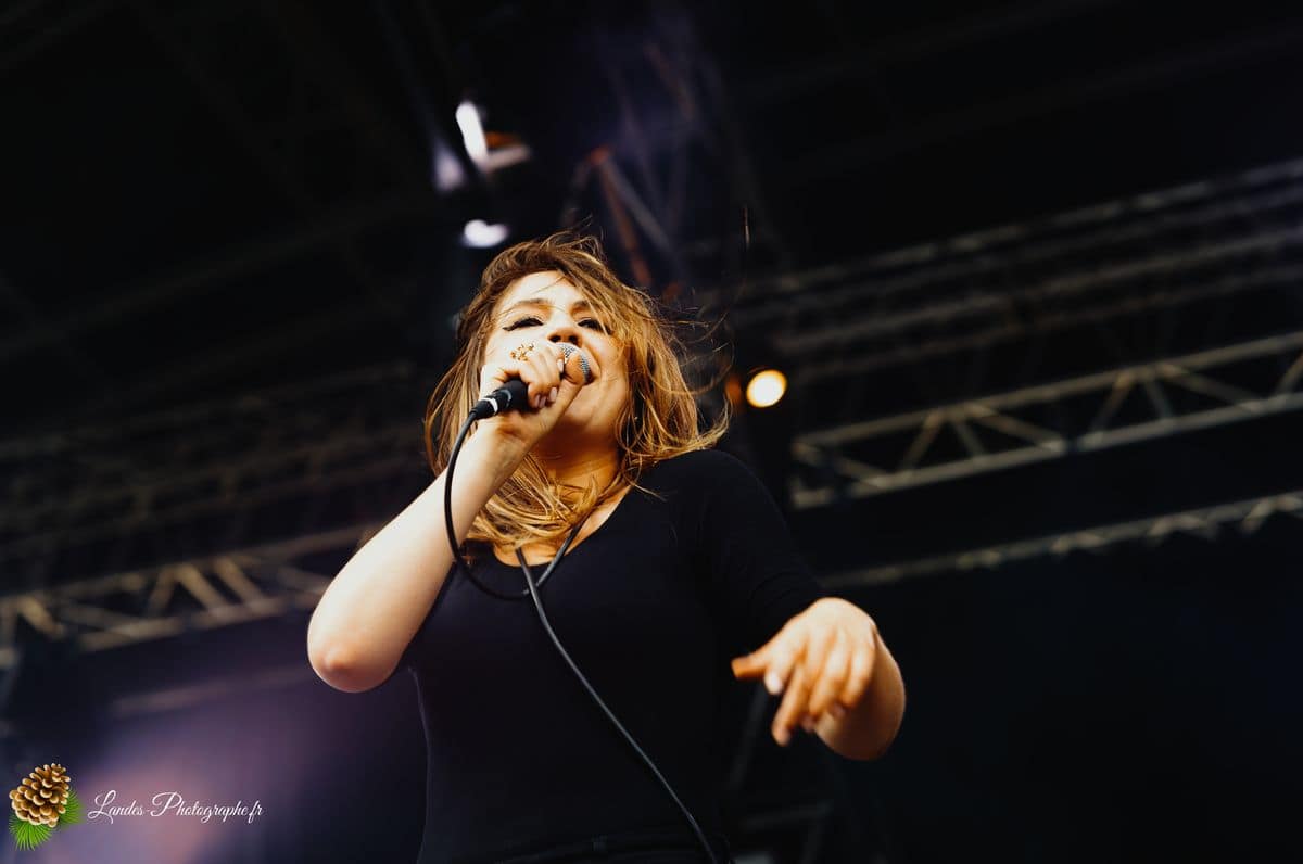 ⚡️ Izia au Festival Garorock 2012 : L'Explosion Rock en Scène Izia en concert au Festival Garorock 2012