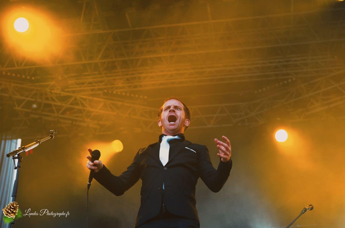 🎸 Dionysos en Concert au Garorock 2012 : La Folie Scénique de Mathias Malzieu Dionysos en concert au Festival Garorock 2012