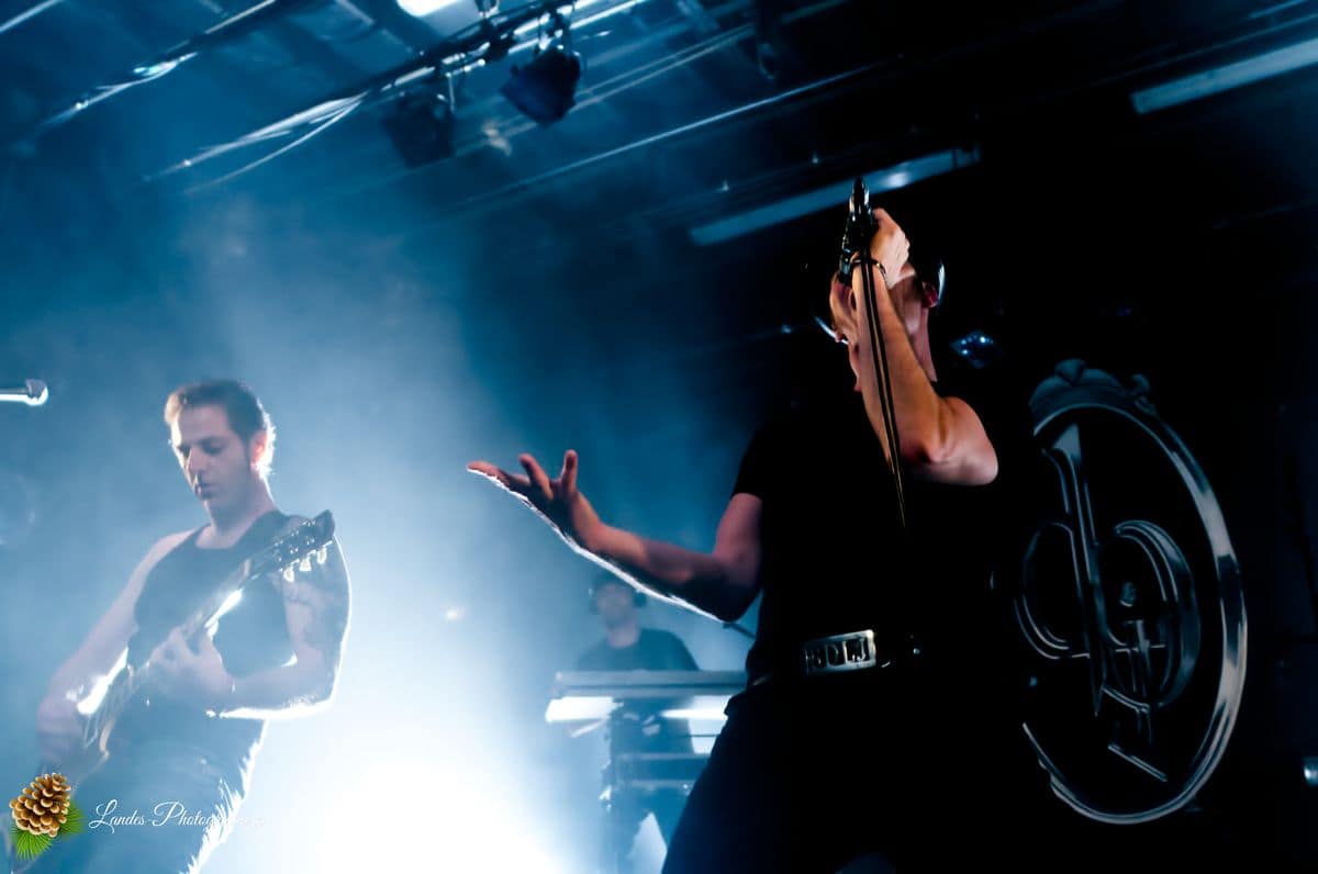 🎩 Le Baratin de la Joie au Big Fuzz 2011 : L'Élégance du Rock Noir à Jonzac Le Baratin de la Joie au Big Fuzz de Jonzac 2011