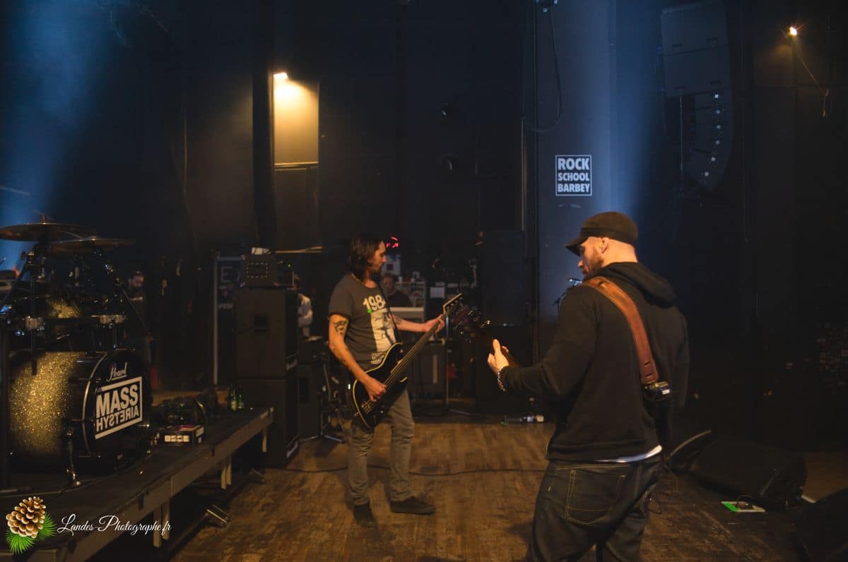 đ€ Reportage Immersion : Mass Hysteria, des Balances au Live Ă la Rock School Barbey Mass Hysteria en concert Ă la Rock School Barbey de Bordeaux