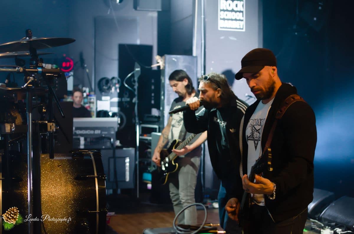 đ€ Reportage Immersion : Mass Hysteria, des Balances au Live Ă la Rock School Barbey Mass Hysteria en concert Ă la Rock School Barbey de Bordeaux