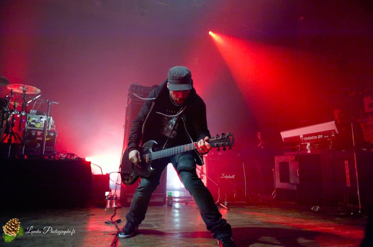 đ€ Reportage Immersion : Mass Hysteria, des Balances au Live Ă la Rock School Barbey Mass Hysteria en concert Ă la Rock School Barbey de Bordeaux