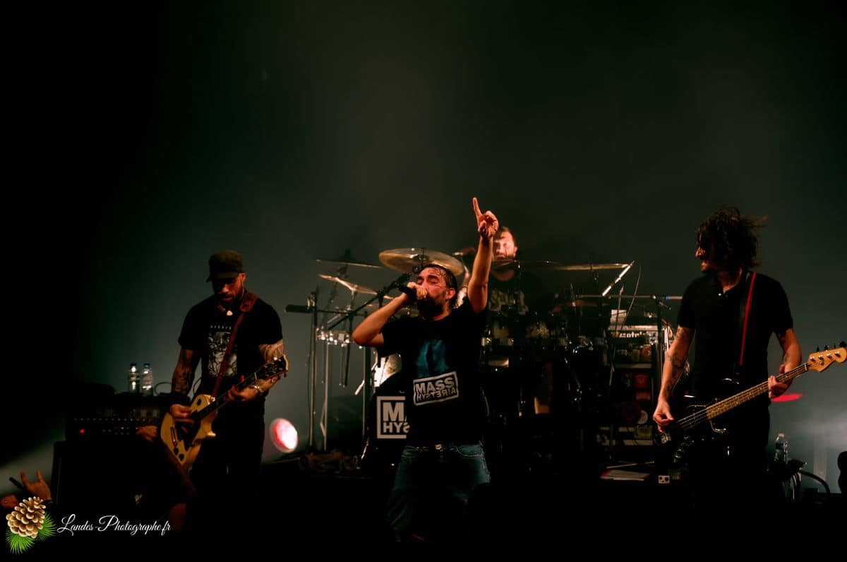 đ€ Reportage Immersion : Mass Hysteria, des Balances au Live Ă la Rock School Barbey Mass Hysteria en concert Ă la Rock School Barbey de Bordeaux