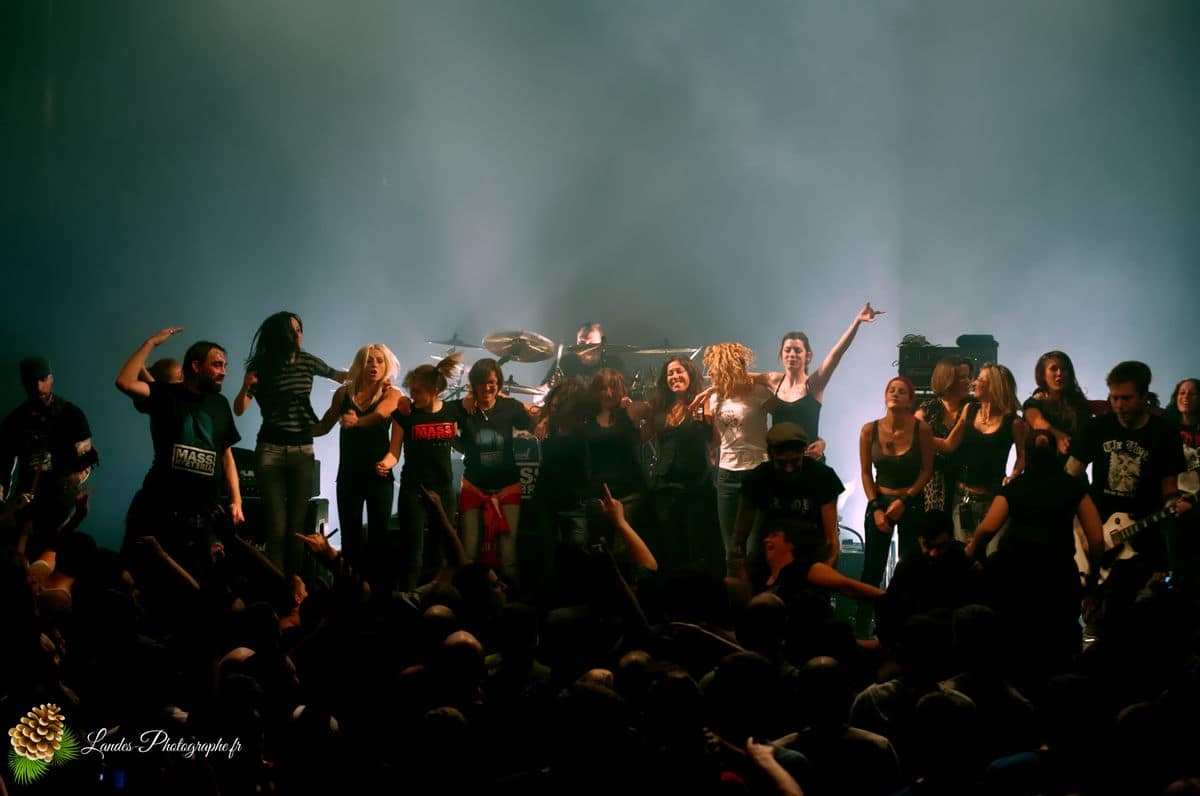 đ€ Reportage Immersion : Mass Hysteria, des Balances au Live Ă la Rock School Barbey Mass Hysteria en concert Ă la Rock School Barbey de Bordeaux