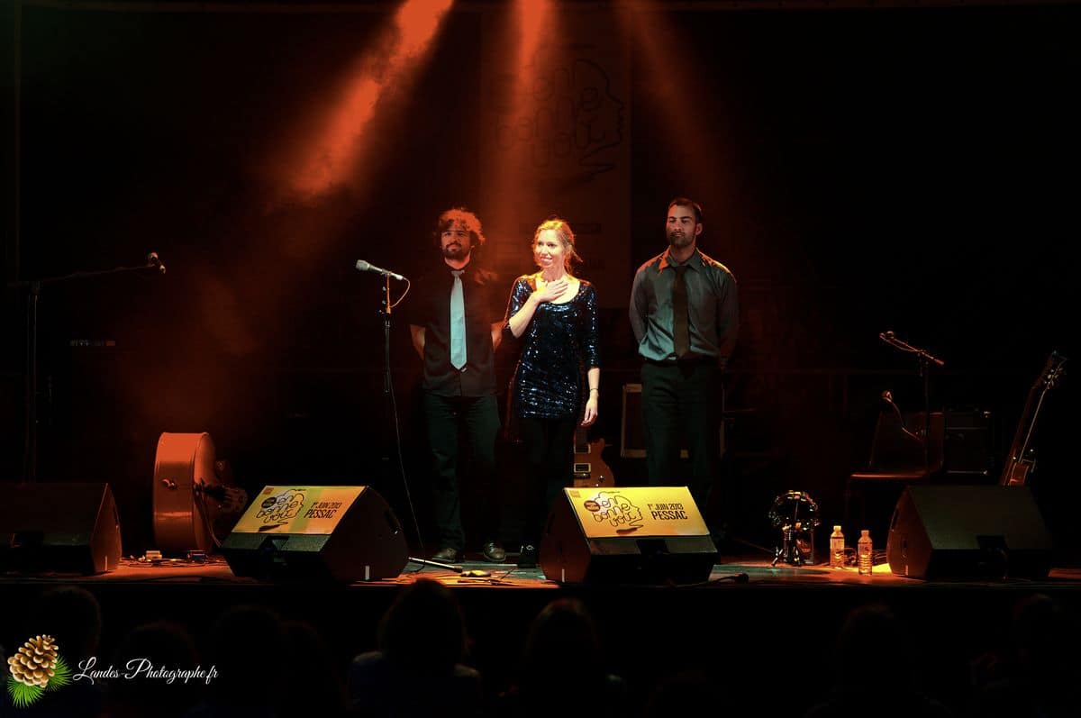 🎤 Liz Cherhal au Festival En Bonne Voix : Capturer l'Émotion Liz Cherhal en concert au Festival En Bonne Voix 2013