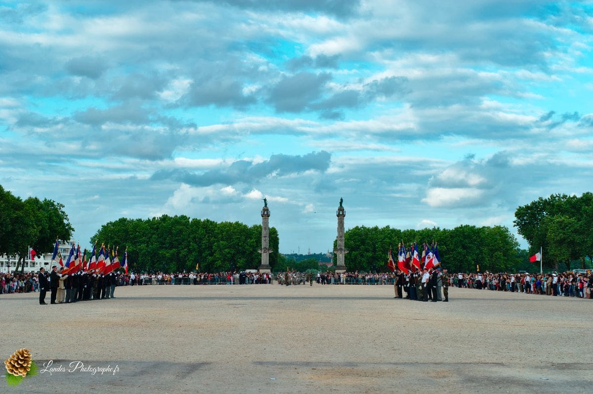 đ«đ· SolennitĂ© RĂ©publicaine : Reportage de la CĂ©rĂ©monie du 14 Juillet Ă Bordeaux CĂ©rĂ©monie du 14 Juillet Ă Bordeaux