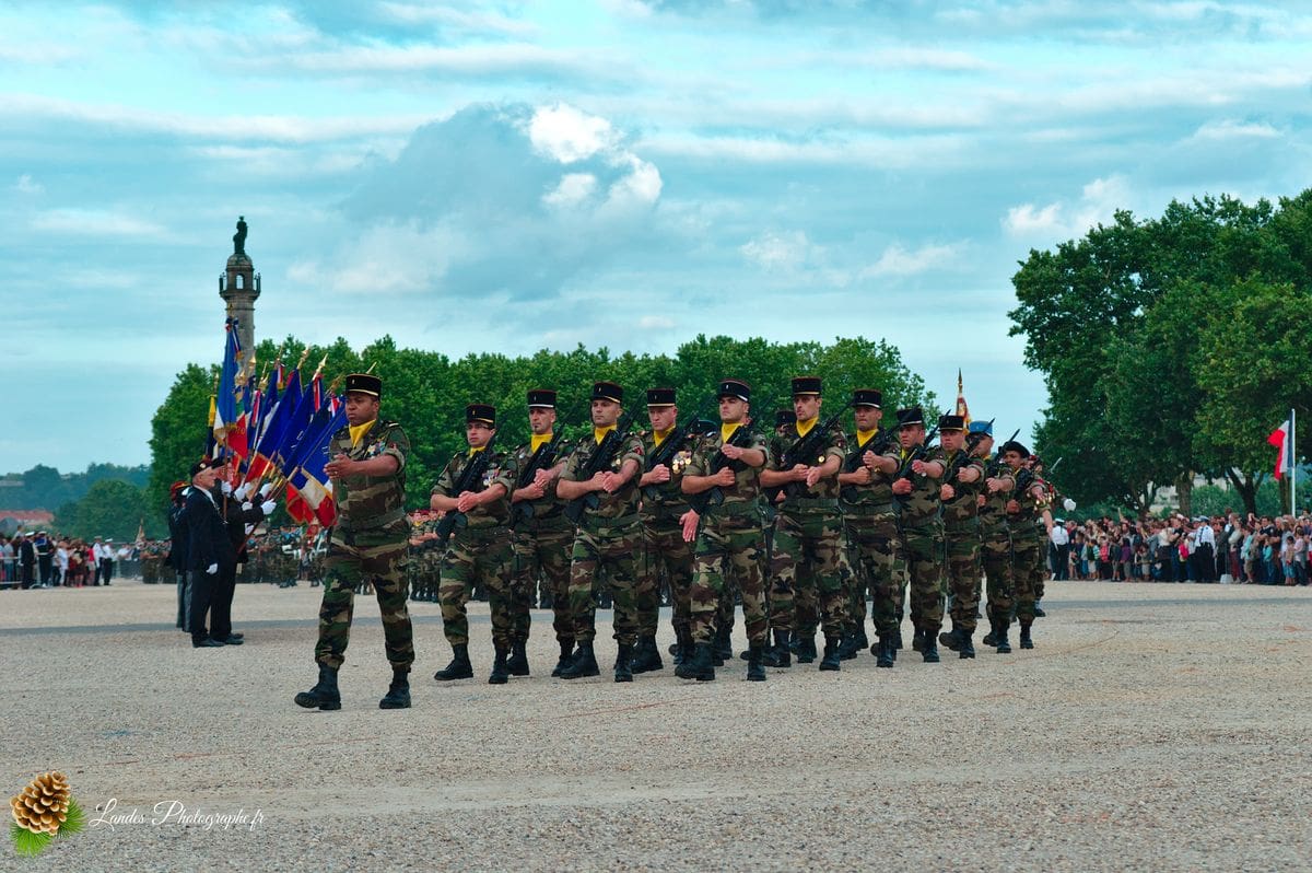 đ«đ· SolennitĂ© RĂ©publicaine : Reportage de la CĂ©rĂ©monie du 14 Juillet Ă Bordeaux CĂ©rĂ©monie du 14 Juillet Ă Bordeaux