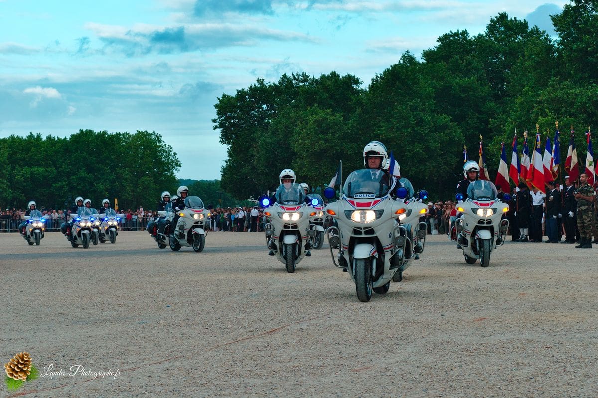 đ«đ· SolennitĂ© RĂ©publicaine : Reportage de la CĂ©rĂ©monie du 14 Juillet Ă Bordeaux CĂ©rĂ©monie du 14 Juillet Ă Bordeaux