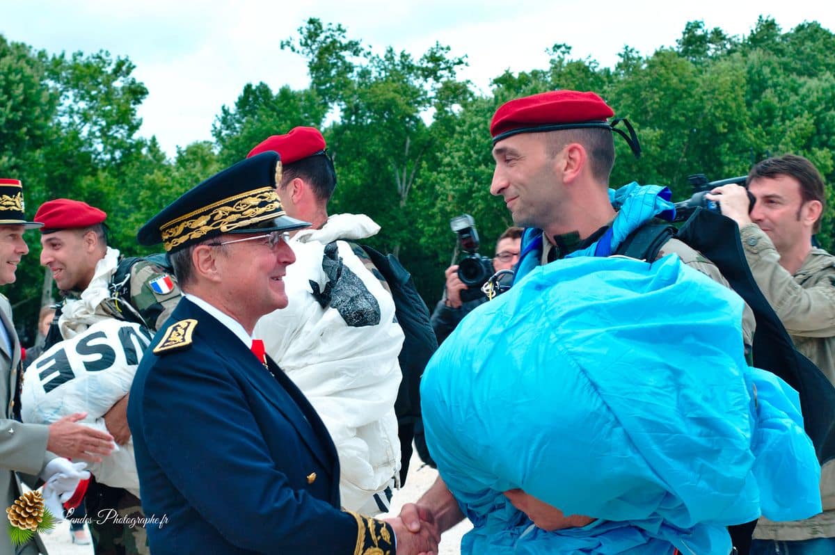 đ«đ· SolennitĂ© RĂ©publicaine : Reportage de la CĂ©rĂ©monie du 14 Juillet Ă Bordeaux CĂ©rĂ©monie du 14 Juillet Ă Bordeaux