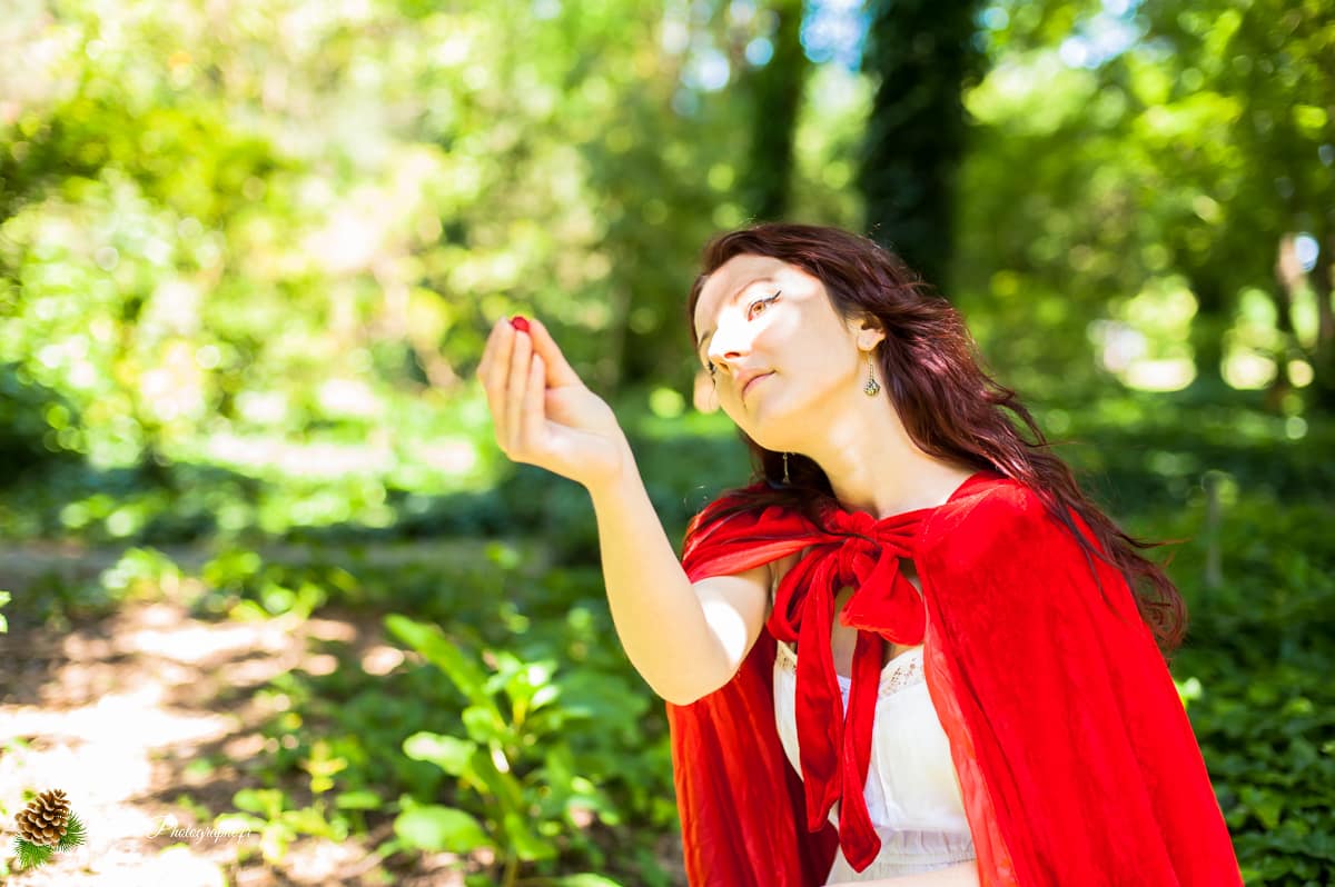🌲 Le Petit Chaperon Rouge : Une Réinterprétation Mystérieuse avec Ornella Le Petit Chaperon Rouge