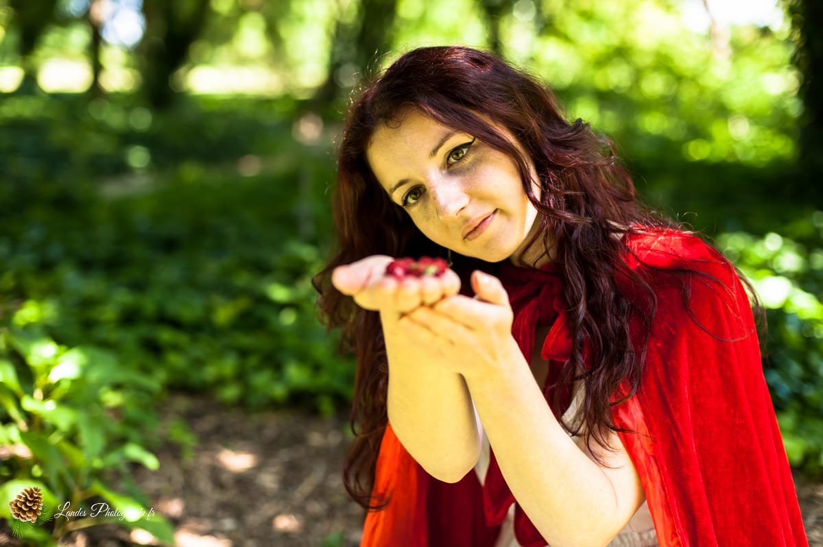 🌲 Le Petit Chaperon Rouge : Une Réinterprétation Mystérieuse avec Ornella Le Petit Chaperon Rouge