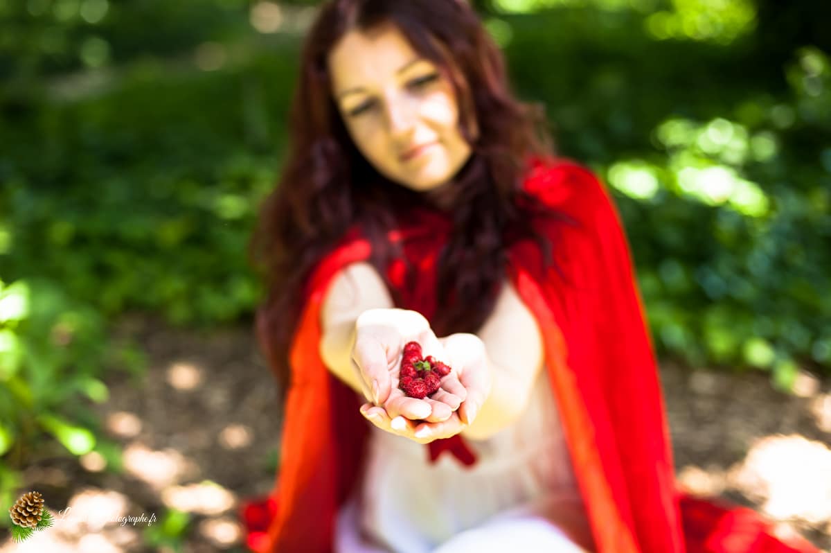 🌲 Le Petit Chaperon Rouge : Une Réinterprétation Mystérieuse avec Ornella Le Petit Chaperon Rouge