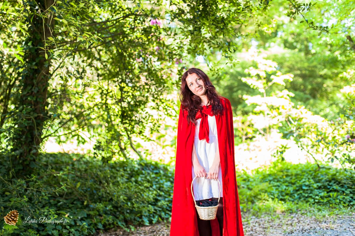 🌲 Le Petit Chaperon Rouge : Une Réinterprétation Mystérieuse avec Ornella Le Petit Chaperon Rouge