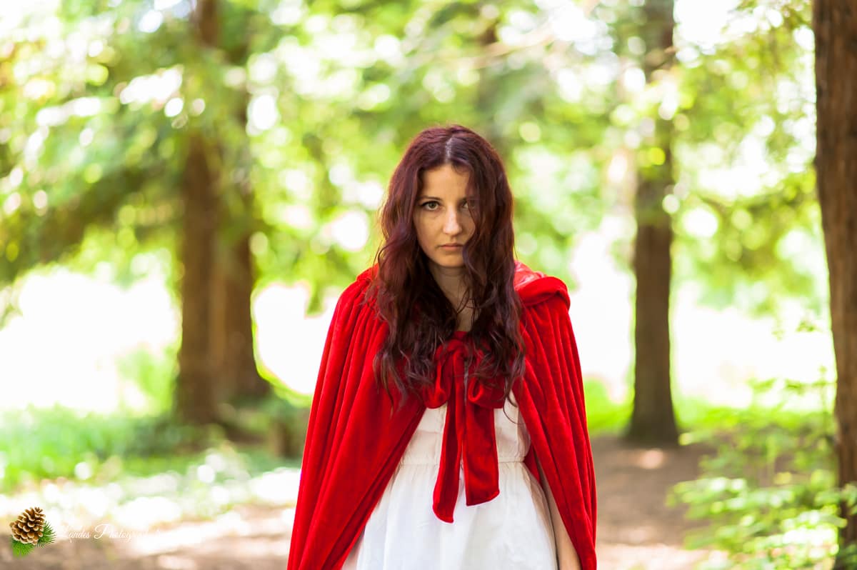 🌲 Le Petit Chaperon Rouge : Une Réinterprétation Mystérieuse avec Ornella Le Petit Chaperon Rouge